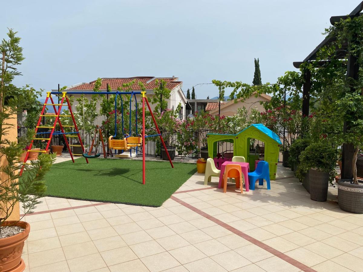 Apartments Villa Viktoria Tivat Exteriér fotografie